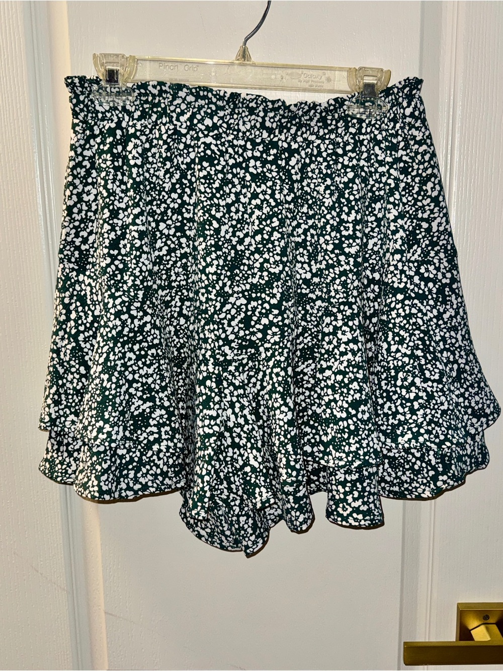 Tiered Floral Print Skort in Dark Green and White